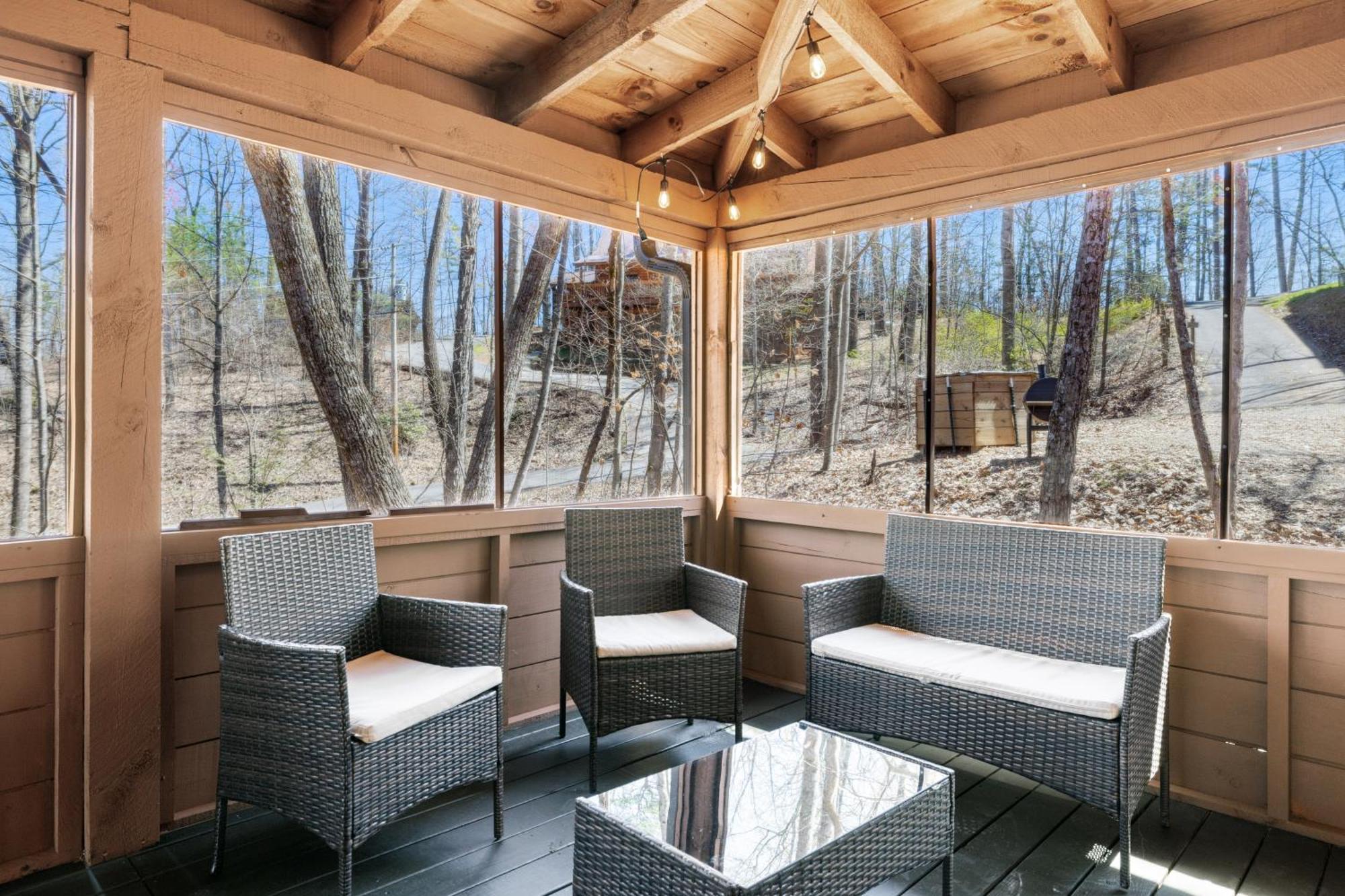 Cozy Family Friendly Cabin With Hot Tub, Near Gatlinburg, Pigeon Forge, Dollywood Sevierville Exteriör bild