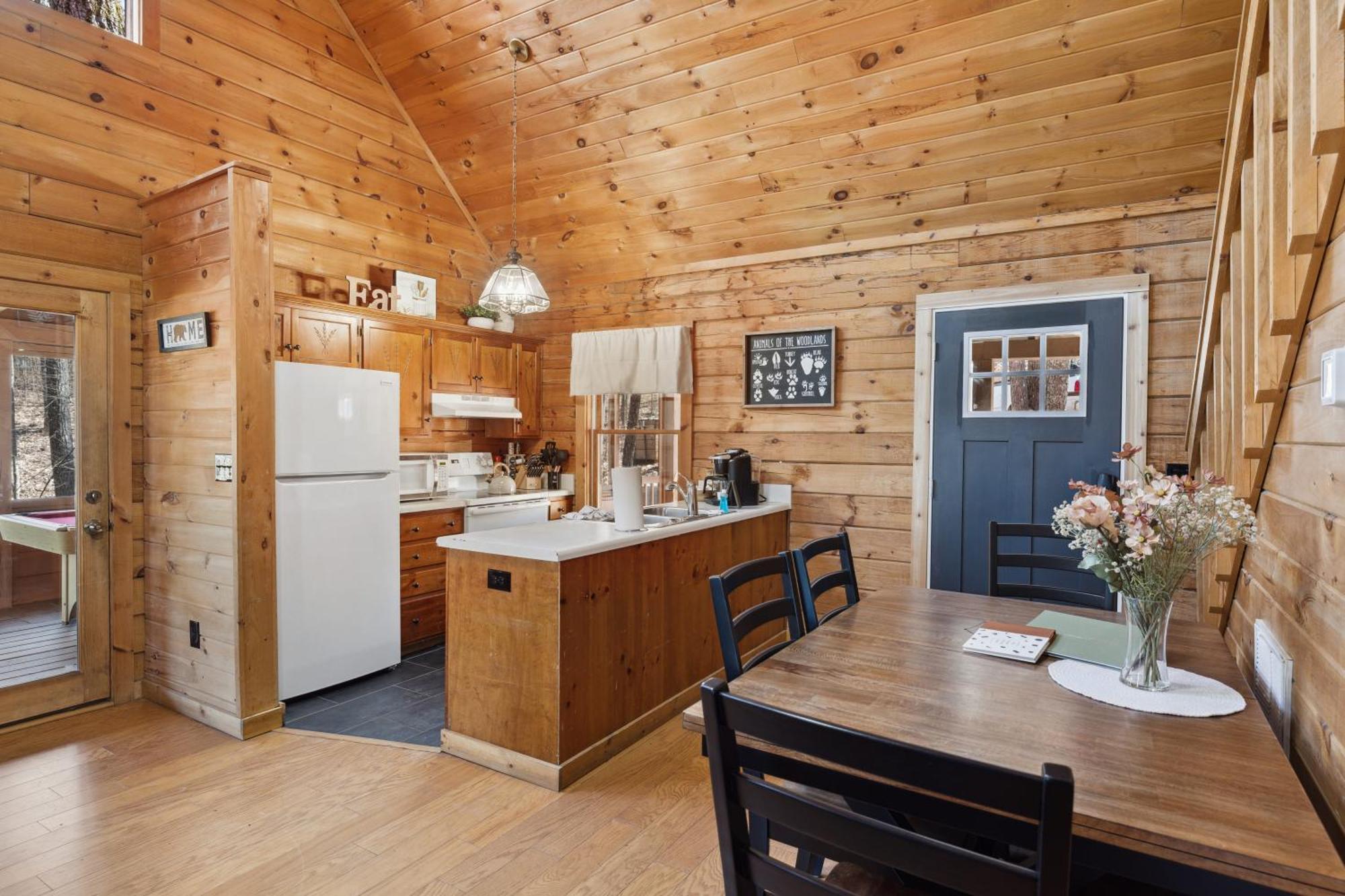 Cozy Family Friendly Cabin With Hot Tub, Near Gatlinburg, Pigeon Forge, Dollywood Sevierville Exteriör bild